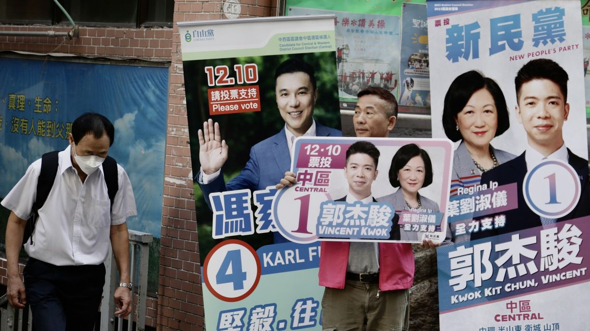 Účast v hongkongských volbách bez prodemokratických stran klesla pod 30 procent